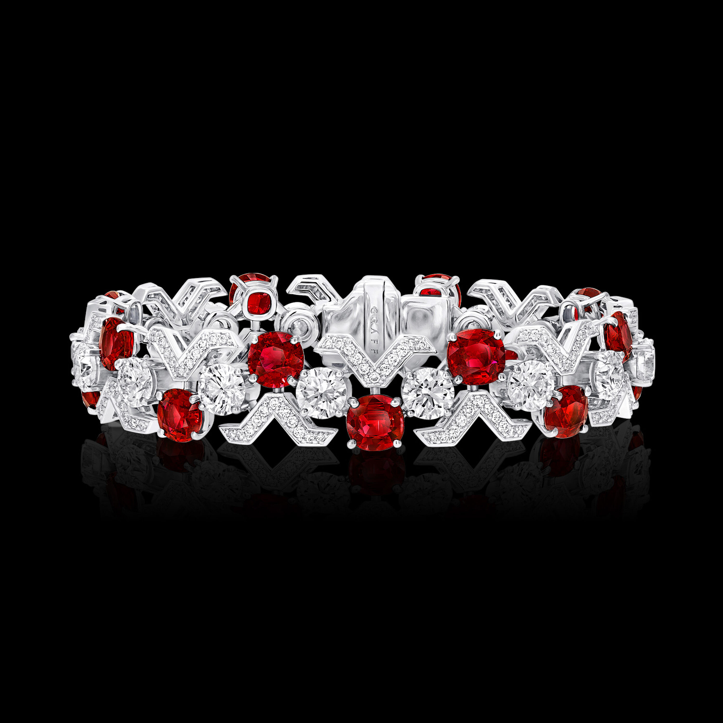 Image of Graff Ruby High Jewellery bangle