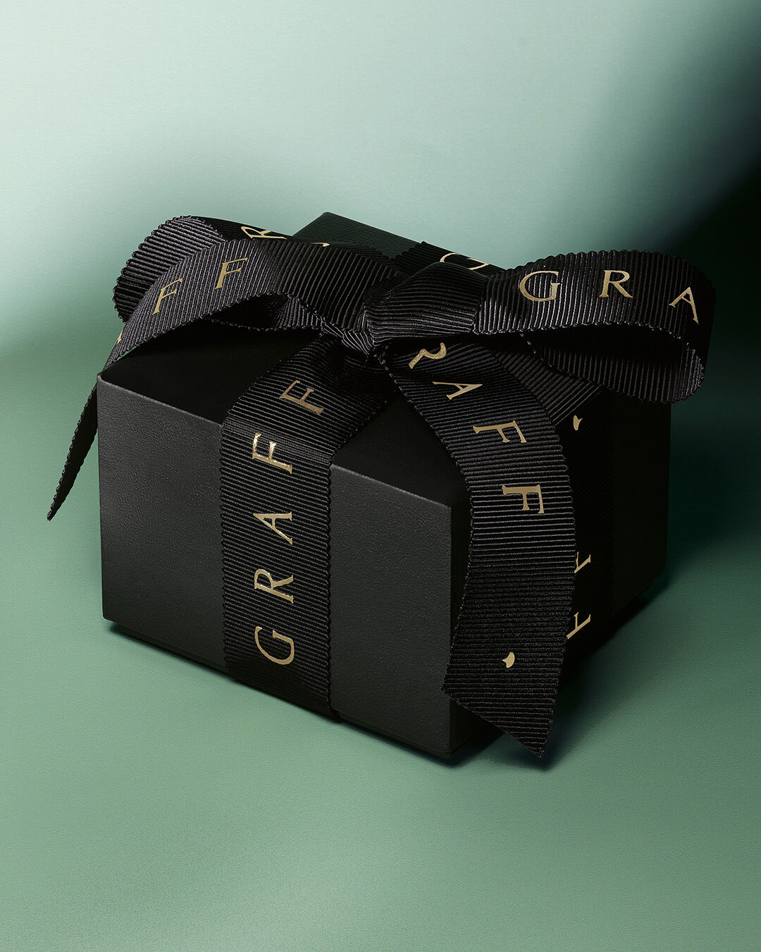 Graff Gifts - Image shows Graff Signature Gift Wrapping, Graff box wrapped in ribbon