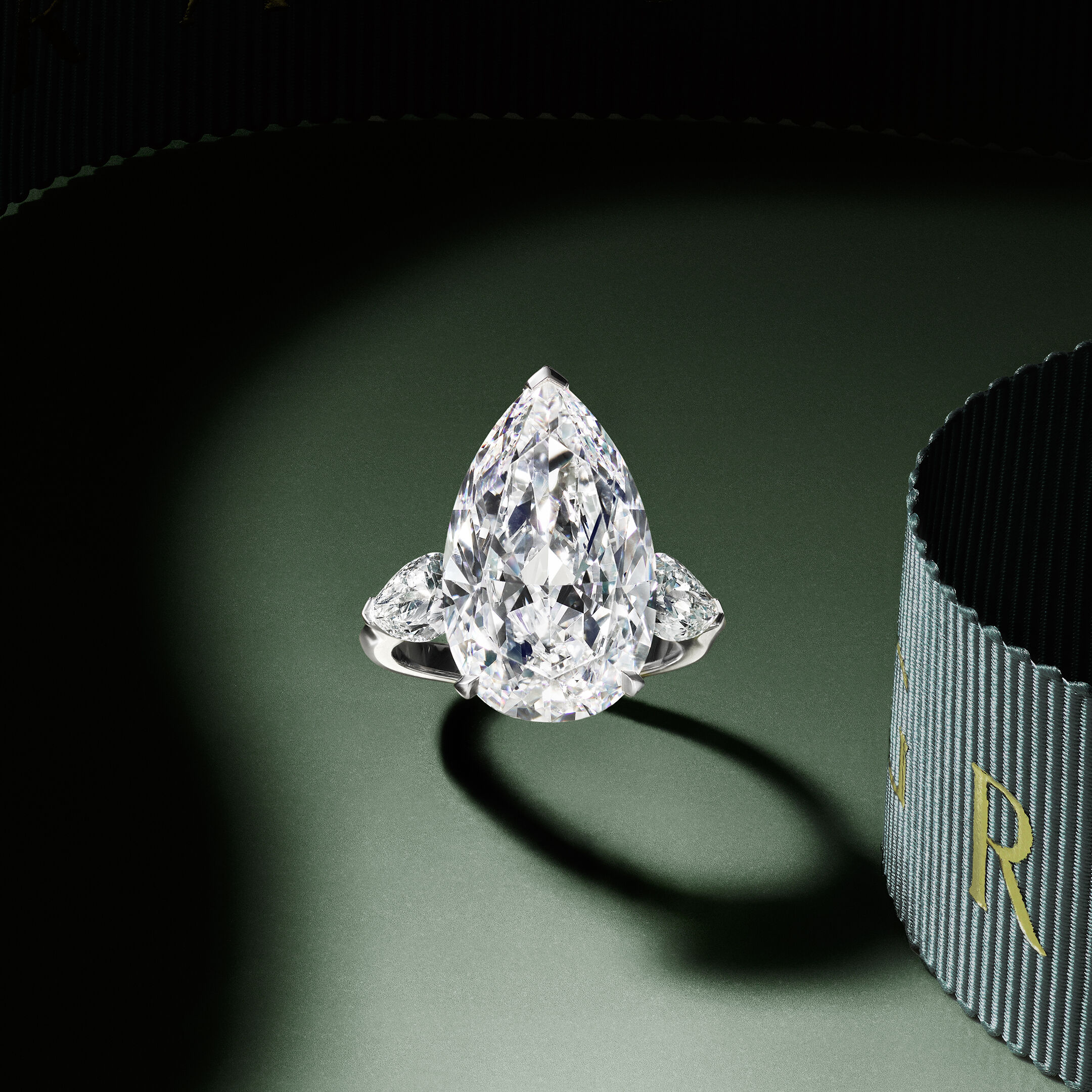 Anniversary gifts - Image shows Graff Icon Round Diamond Pendant in Graff Gift Box