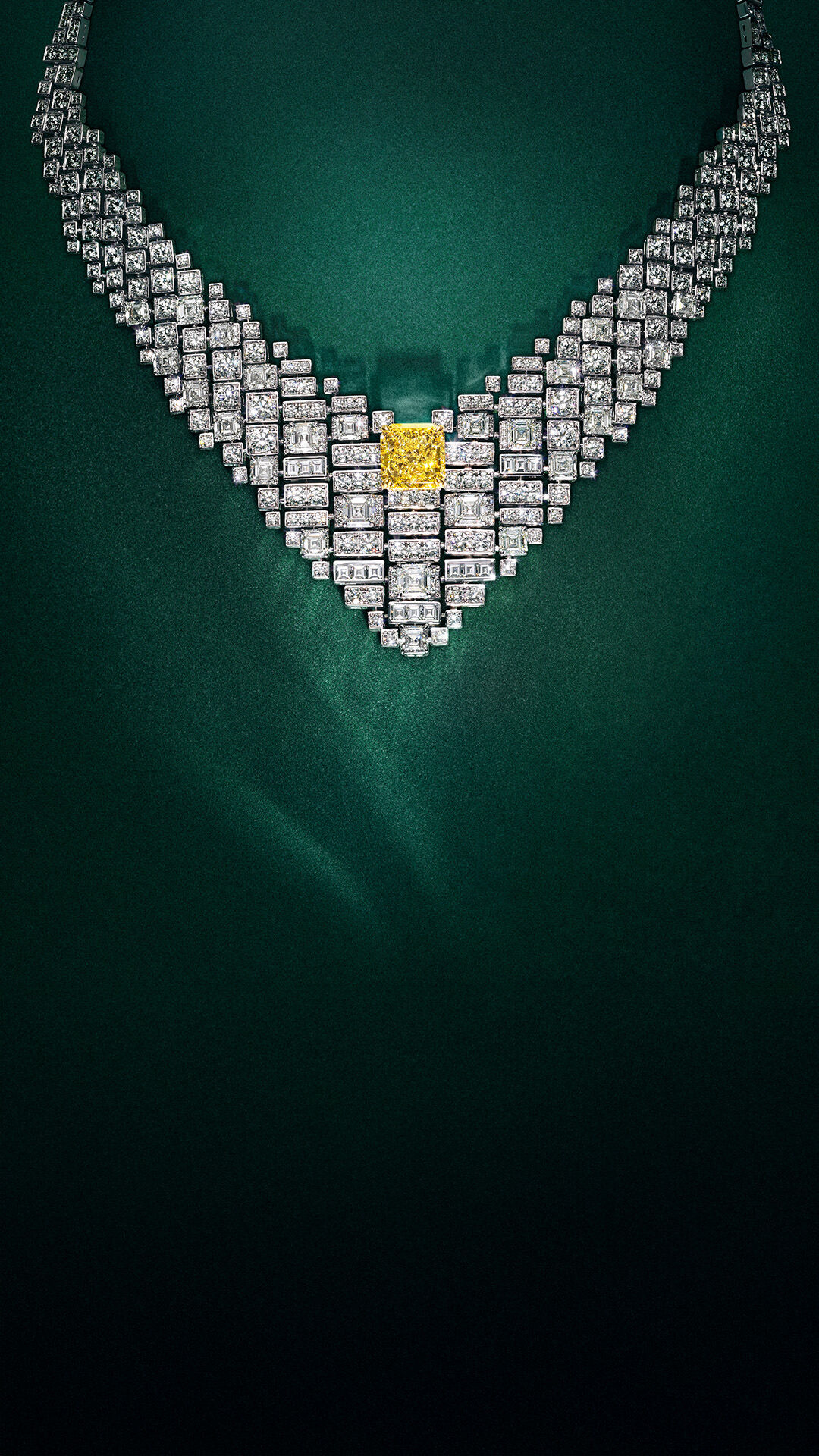 Image shows Graff White Diamond high jewellery necklace 