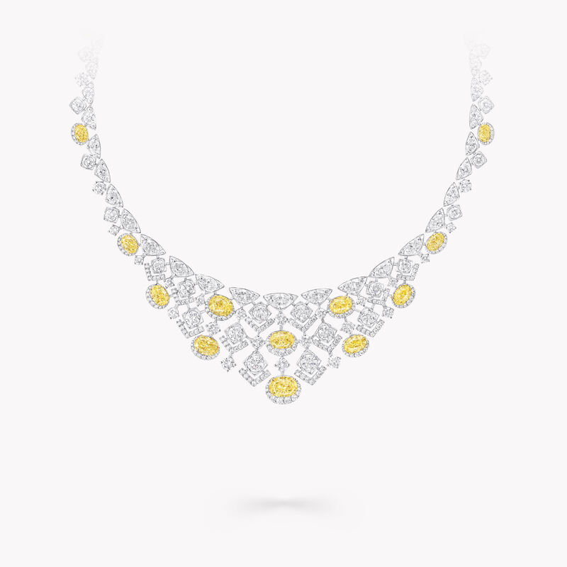 椭圆形浓彩黄钻及椭圆形和圆形白钻项链