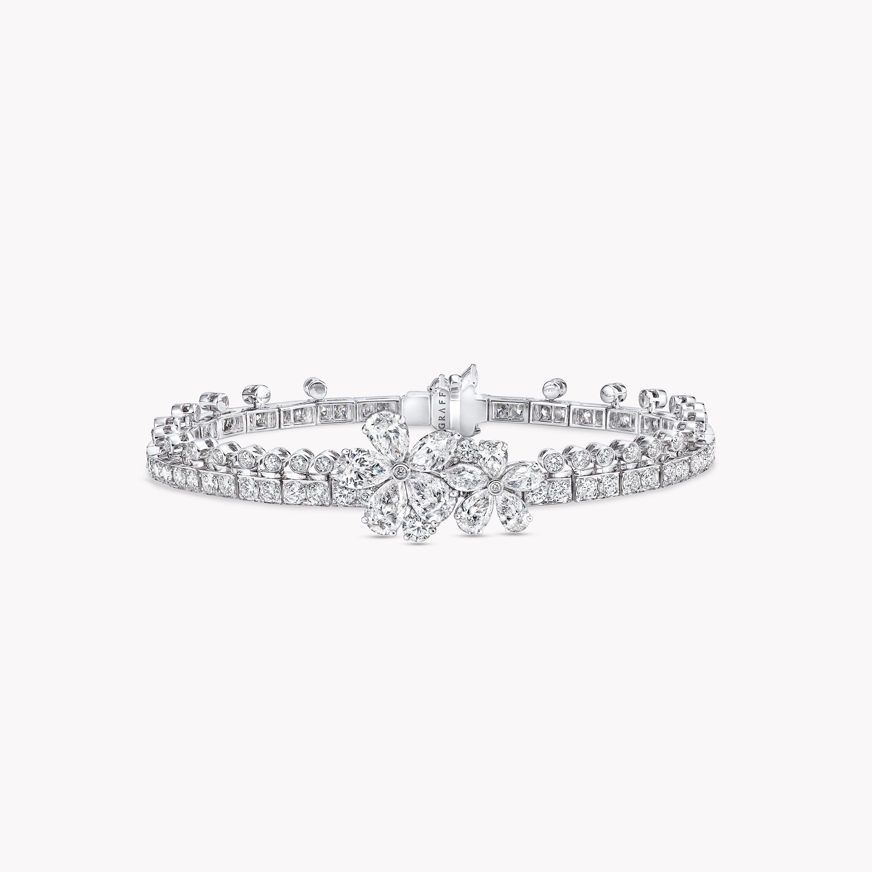 10 MOST EXPENSIVE RED CARPET JEWELRIES TILL DATE