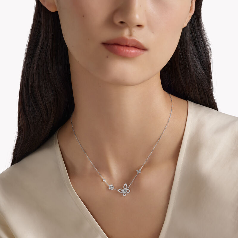 蝴蝶幻影花卉造型钻石吊坠