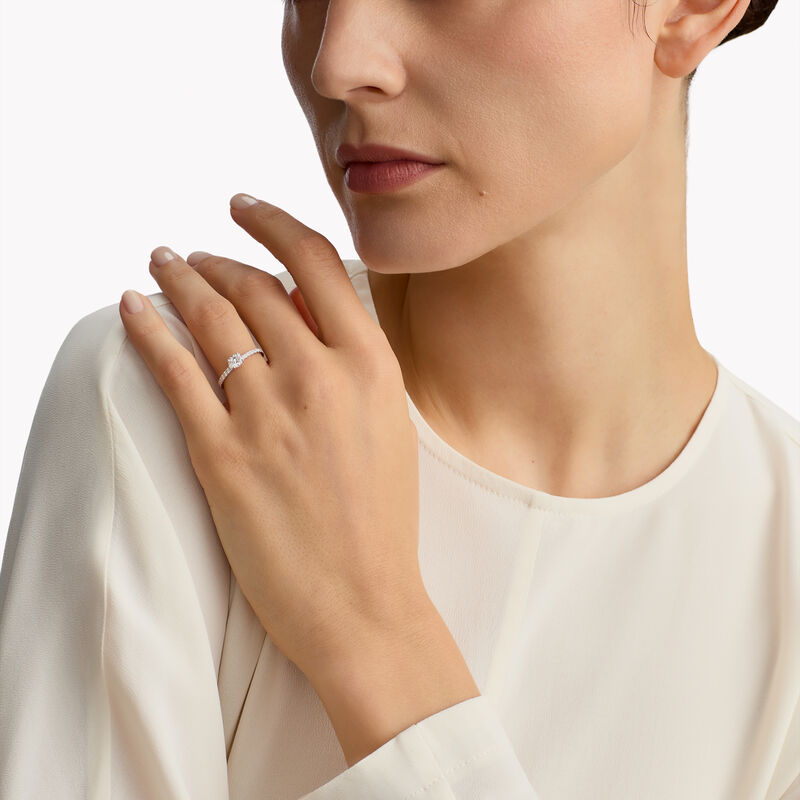 Foufou椭圆形钻石戒指