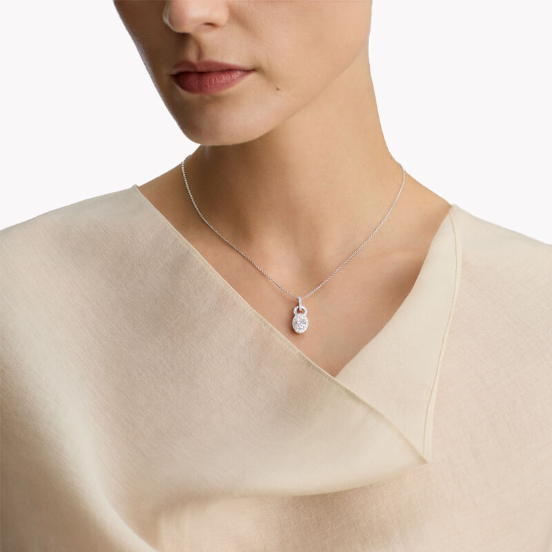 Icon 8橢圓形鑽石吊墜