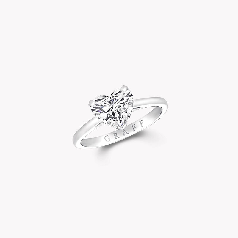 Paragon心形钻石订婚戒指