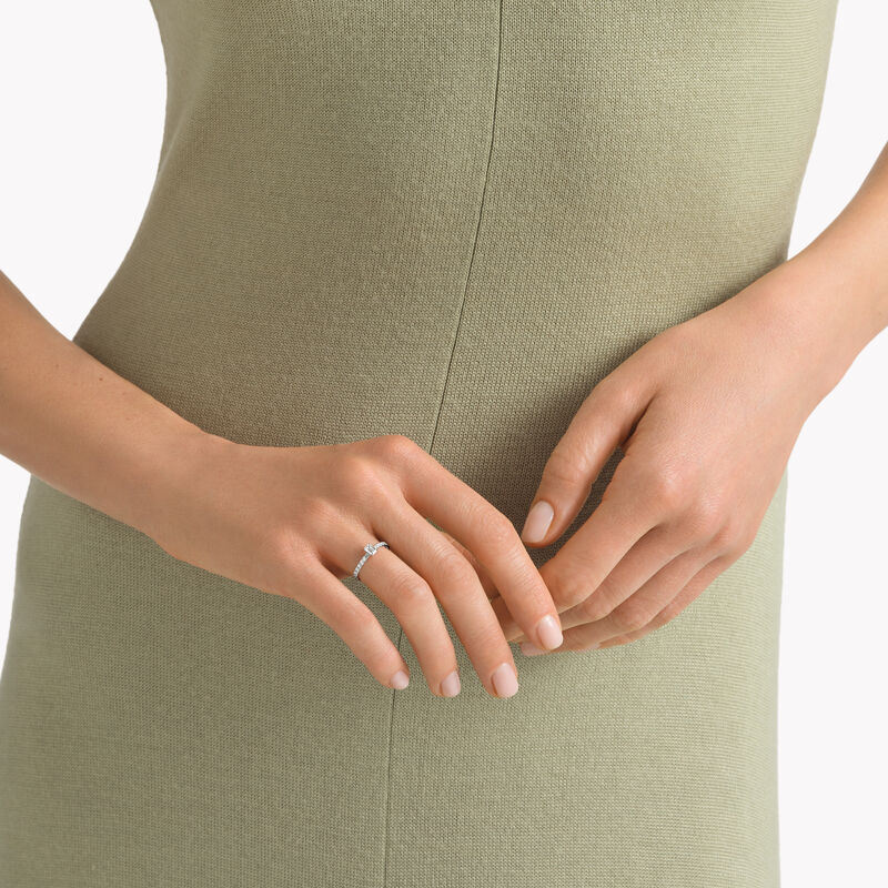 Foufou祖母绿形切割钻石戒指