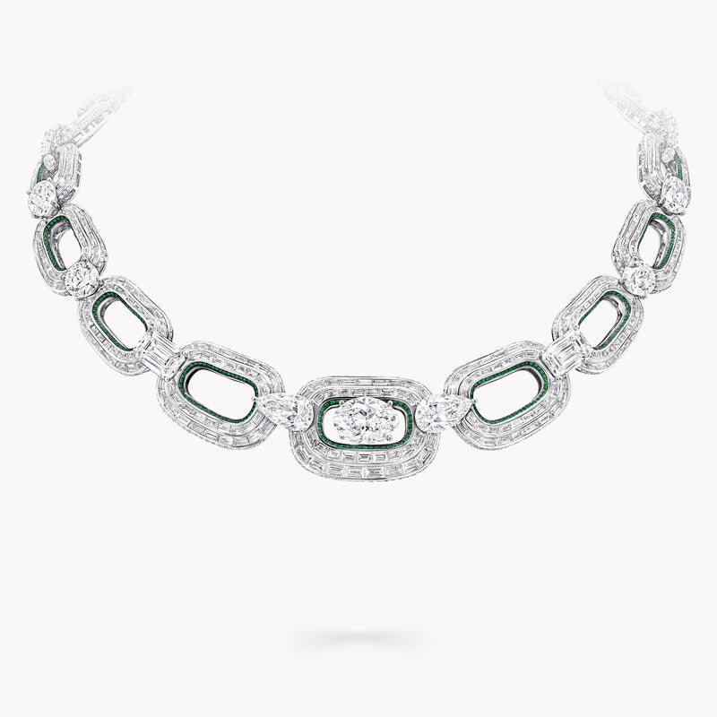 椭圆形、祖母绿形切割、梨形、梯形切割和圆形钻石及密镶圆形祖母绿项链