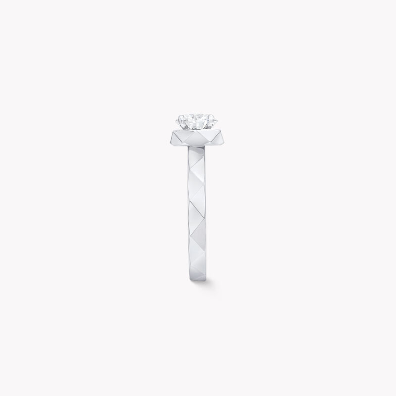 Laurence Graff Signature Diamond Ring, , hi-res