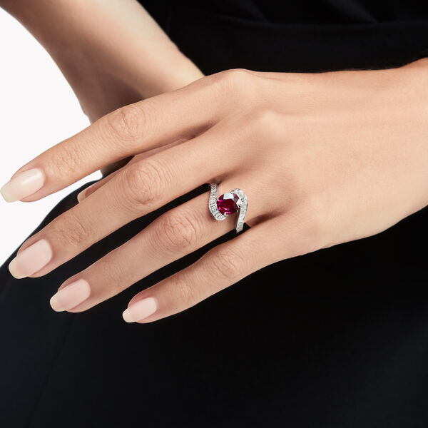 椭圆形红宝石高级珠宝戒指, , hi-res