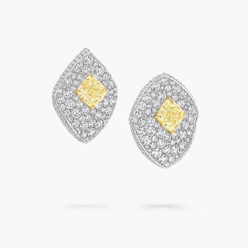 枕形切割彩黄钻石和圆形钻石耳环